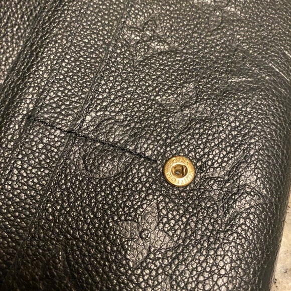 Authentic Louis Vuitton Empreinte Sarah Wallet - Picture 4 of 15